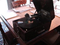 Victrola (click to enlarge)